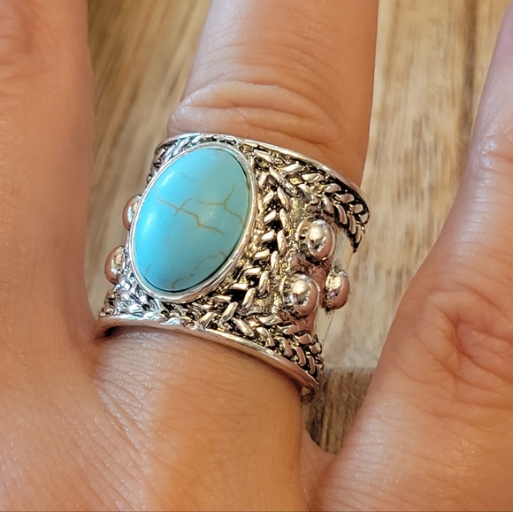 Beautiful Bold Turquoise Howlite Boho Cigar Band Cuff Ring - Picture 5 of 8